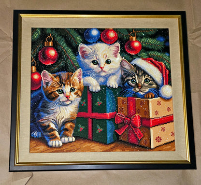 🎁🐱 Christmas Kitten & Gift Diamond Painting Kit ✨